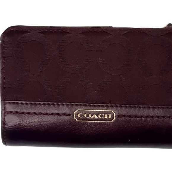 small Coach bifold wallet in a signature C jacquard canvas and dark leather trim - Picture 2 of 6
